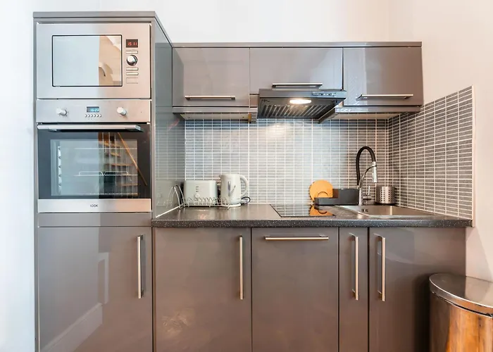 Luxury One Bedroom Flat In Westbourne Terrace